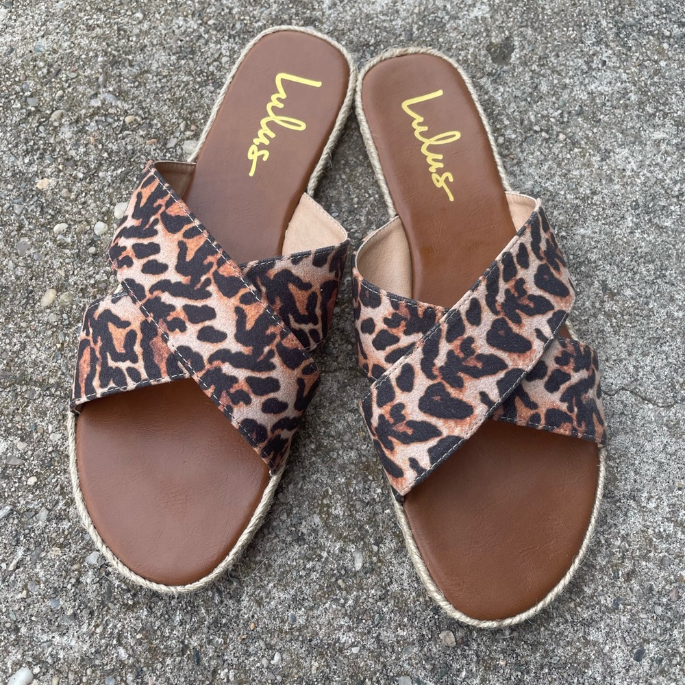 Wow Stunning Leopard Print Slides - image 2